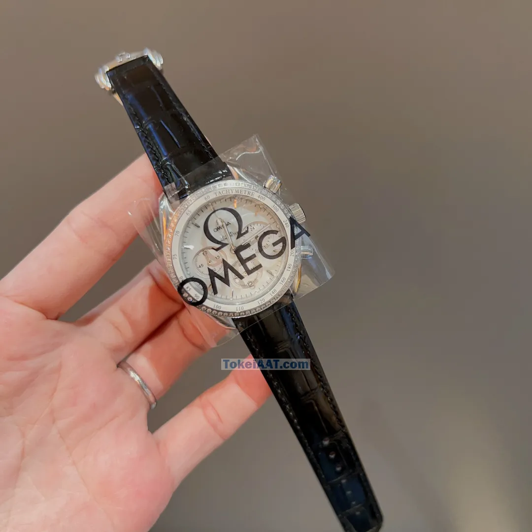 オメガの新型スピードマスターダブルベゼル がデビュー37.5mm O221B360[5]