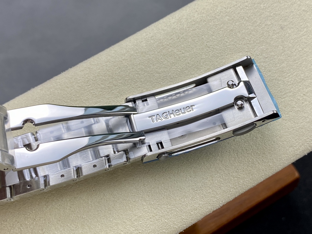 タグ・ホイヤーコピー時計 アクアレーサー 機能性良 自動巻き 43MM WBP201C.BA0632[1]