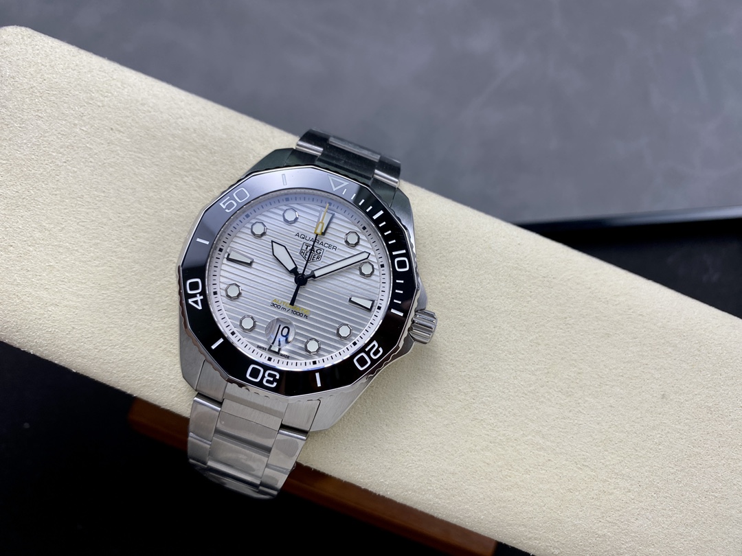 タグ・ホイヤーコピー時計 アクアレーサー 機能性良 自動巻き 43MM WBP201C.BA0632[3]