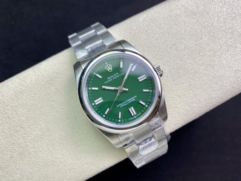グリーン ロレックス 激安 通販 オイスターパーペチュアル 126000 新色登場[3]
