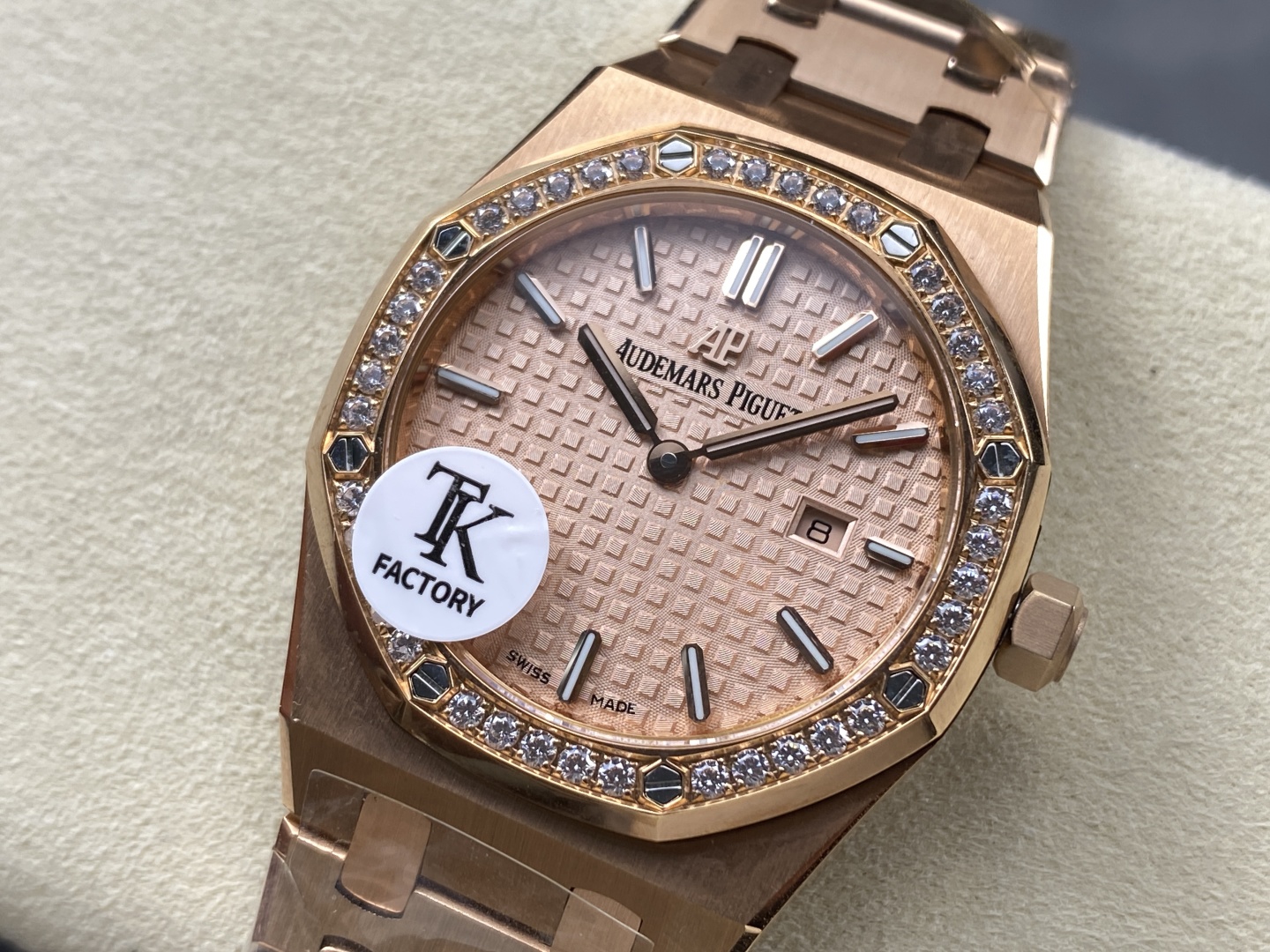 オーデマピゲレプリカ ロイヤルオーク 33mm レディース67651 クォーツムーブメント[2]