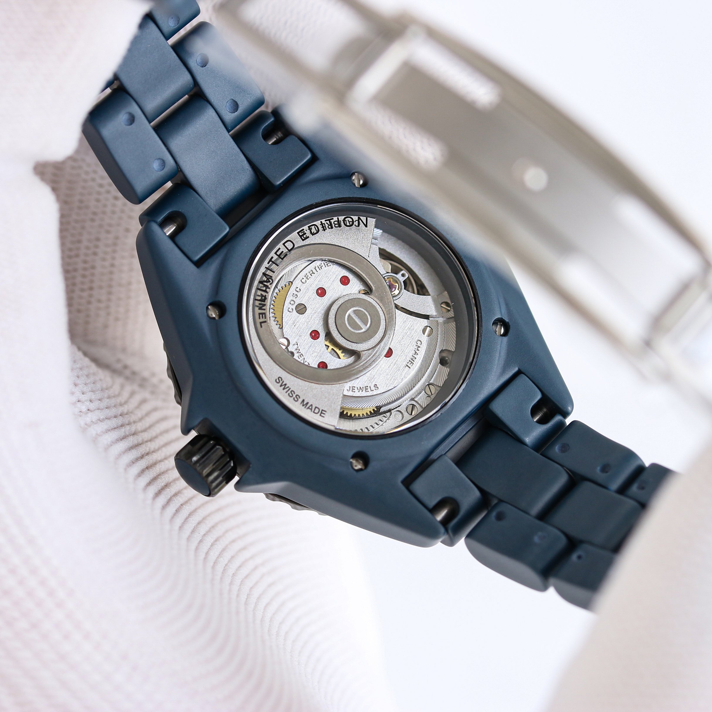 シャネルJ12 ブルー 33mm 腕時計レディース 自動巻き H780203[10]