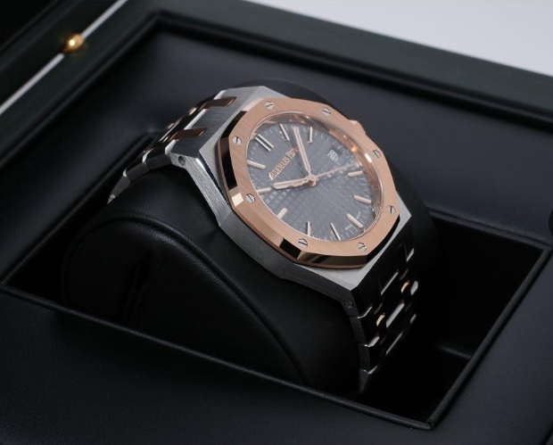 特別モデル オーデマピゲコピーロイヤル オーク オートマティック77450SR.OO.1361SR.03[1]