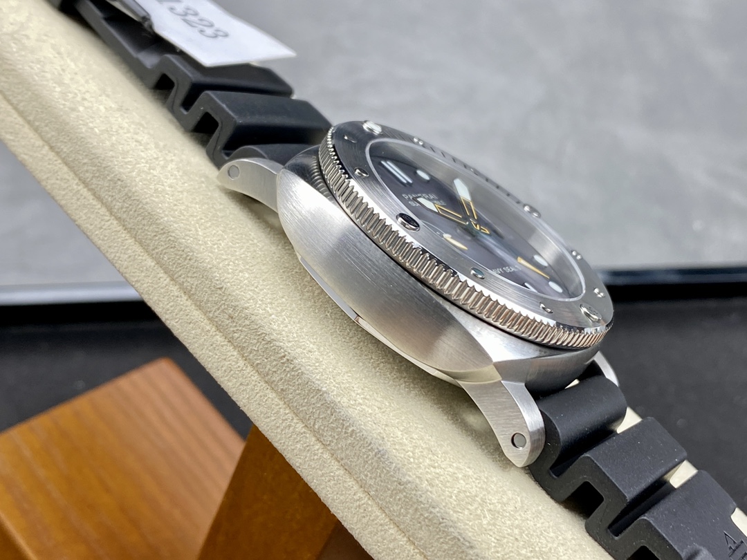 VS工場出品 パネライ サブマーシブル Gmt ネイビーシールズ PAM01323[4]