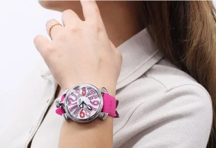 ガガミラノ マニュアーレ40mm ラバー ローズピンク/シェル ボーイズ 5020.6 コピー 腕時計