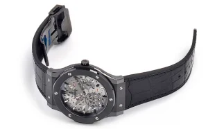 ウブロ フュージョン クラシコ ウルトラシン スケルトン オール 515.CM.0140.LR 時計 コピー