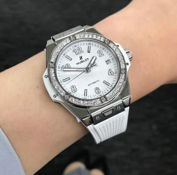 ウブロ時計スーパーコピービッグ・バンダイヤモンド ワンクリック スチール 465.SE.2010.RW.1204