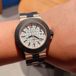 新作2024ブルガリ アルミニウム N品時計ソラヤマ スペシャル エディション582395