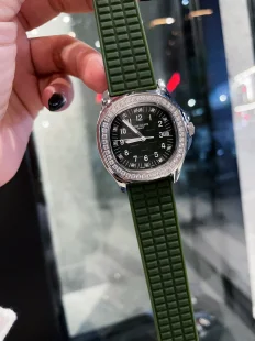 高級感パテック フィリップアクアノート N級品ミネラルガラスミラー2928P902