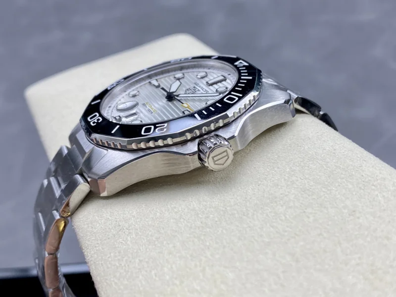 タグ・ホイヤーコピー時計 アクアレーサー 機能性良 自動巻き 43MM WBP201C.BA0632[6]