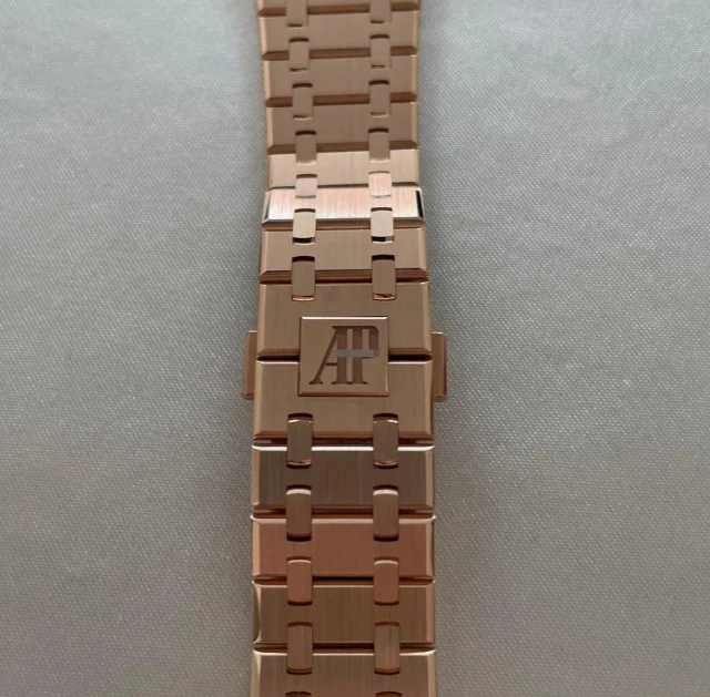 相当安値スーパーコピーオーデマピゲ ロイヤルオーク クロノグラフ グリーン 26240OR.OO.1320OR.08[4]