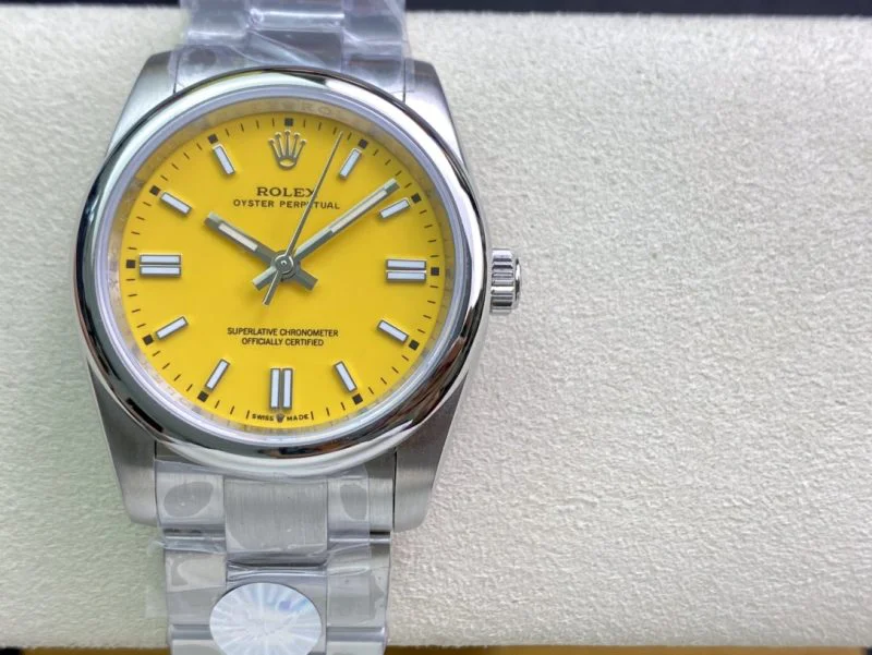イエロー ロレックススーパーコピー時計 オイスターパーペチュアル 126000 36MM素敵な