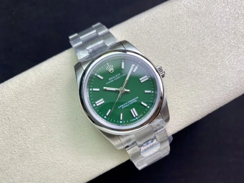 グリーン ロレックス 激安 通販 オイスターパーペチュアル 126000 新色登場[3]