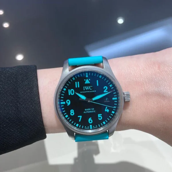 IWCコピー IW328210 アイ・ダブリュ・シー パイロット・ウォッチ・マークXX Mercedes-AMG[2]