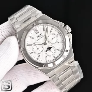 実感が本物と同じ IWCインヂュニア・ウォッチ 82650 ムーブメントLP2/BJ1