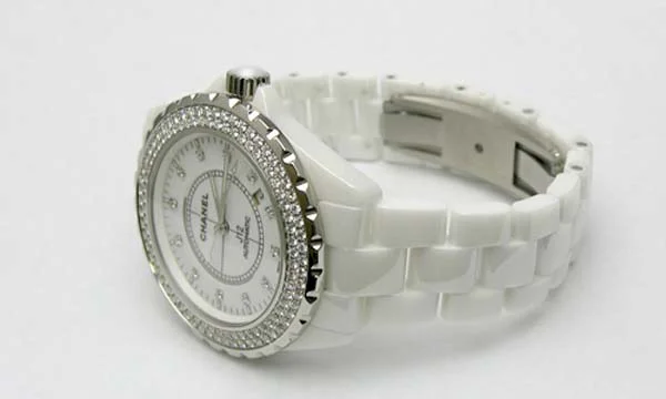 偽物CHANELシャネル時計 スーパーコピーJ12 オートマティック ベゼルダイア H2013