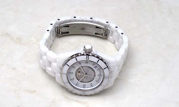 偽物CHANELシャネル時計 ホワイトセラミック J12 38 H1759 偽物CHANELシャネル時計 ホワイトセラミック J12 38 H1759