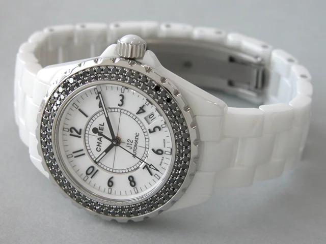 シャネル CHANEL時計 J12 38mm　ホワイトセラミック　ベゼルブラックダイヤ ホワイト H1631