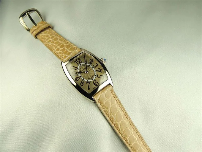 フランク・ミュラー コピー 時計 レディース カーベックス レリーフ 