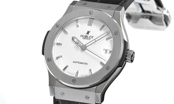 (HUBLOT)ウブロ ブランドコピー クラシック フュージョン オパーリンジルコニウム 511.ZX.2610.LR