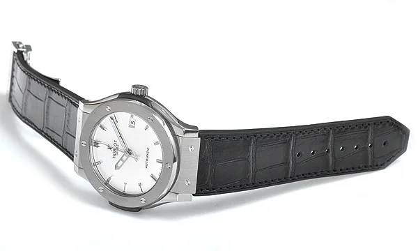 (HUBLOT)ウブロ ブランドコピー クラシック フュージョン オパーリンジルコニウム 511.ZX.2610.LR