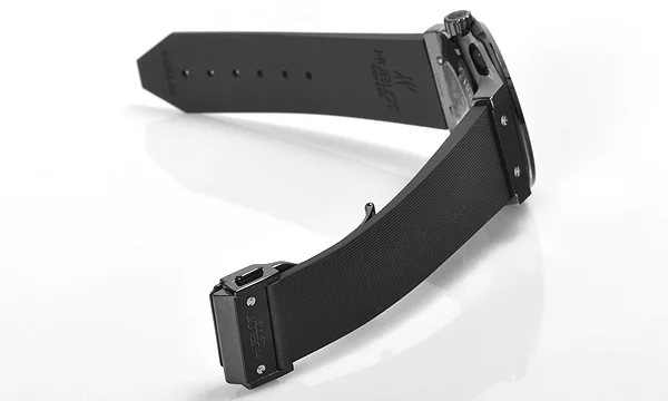 (HUBLOT)ウブロ ブランドコピー クラシック フュージョン ブラックマジック セラミック４２ｍｍ 542.CM.1770.RX