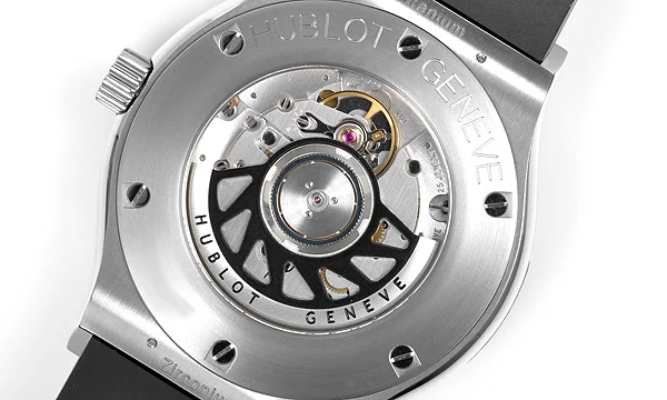 (HUBLOT)ウブロ ランドコピー クラシック フュージョン ジルコニウム パヴェ 542.ZX.1170.RX.1704