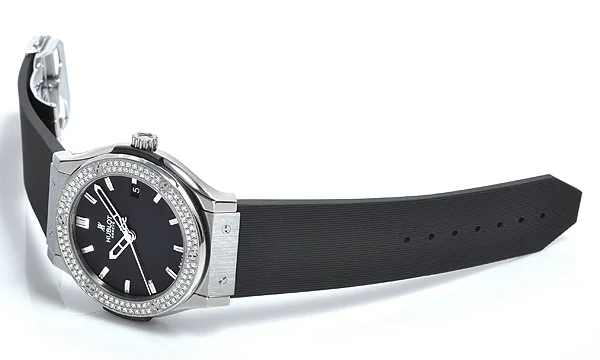 (HUBLOT)ウブロ スーパーコピー クラシック フュージョン ジルコニウム ダイヤモンド 511.ZX.1170.RX.1104