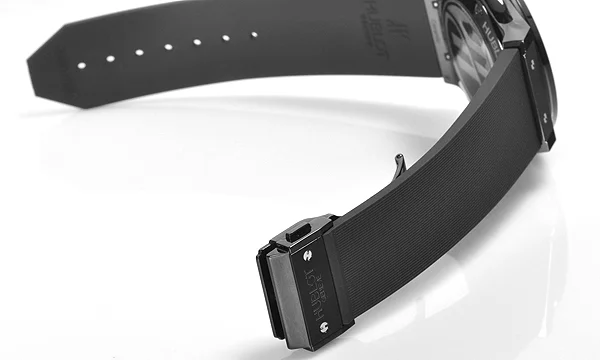 (HUBLOT)ウブロ スーパーコピー クラシック フュージョン ブラックマジック セラミック45mm 511.CM.1770.RX