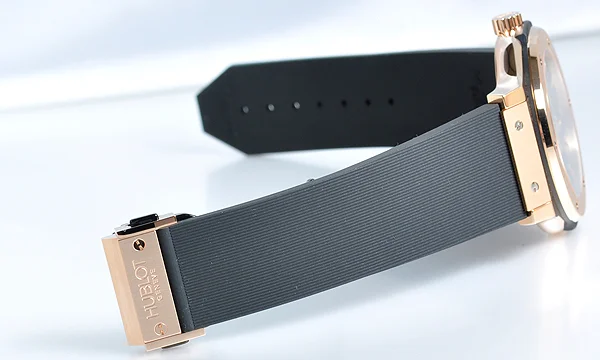 (HUBLOT)ウブロ コピー時計 キングパワーフドロワイヤント オールブラック 715.CI.1110.RX