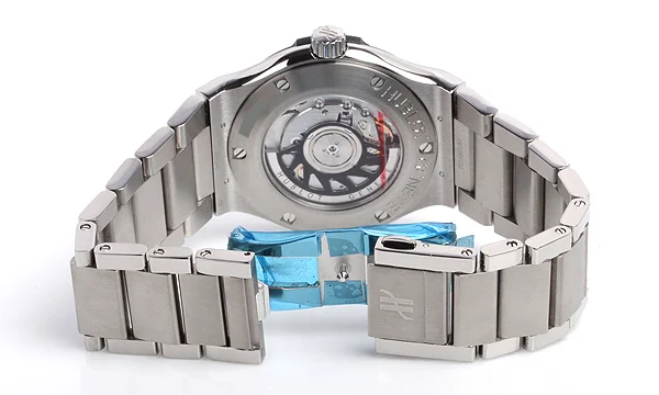 (HUBLOT)ウブロコピー腕時計 クラシックフュージョン チタニウム 542.NX.1170.NX