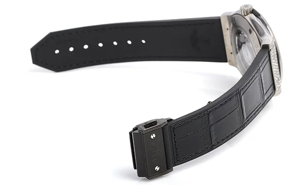 (HUBLOT)ウブロコピー クラシックフュージョン ジルコニウム パヴェ 542.ZX.1170.LR.1704