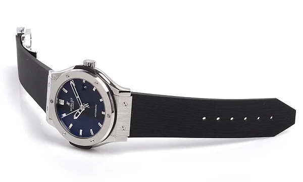 (HUBLOT)ウブロコピー クラシックフュージョン チタニウム 542.NX.1170.RX