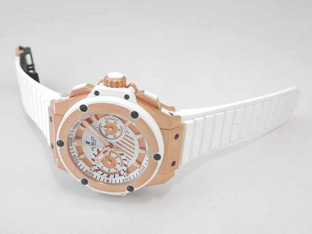 ウブロ 時計 コピー キングパワー フドロワイアン ホワイトト 715.OE.2118.RW 