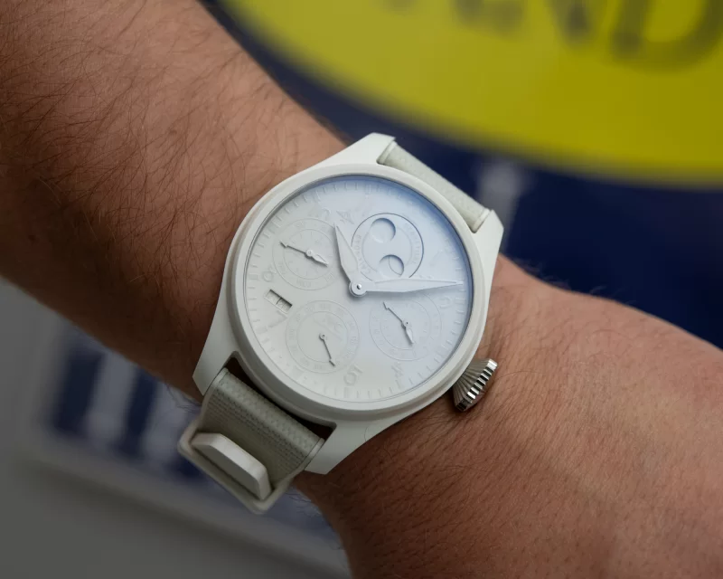 IWC ビッグパイロット 永久カレンダー セラリューム 光るセラミックス搭載