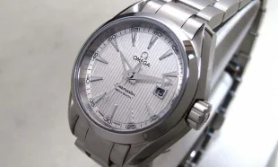 オメガ シーアクアテラクォーツ 231.10.30.61.02.001 コピー 腕時計