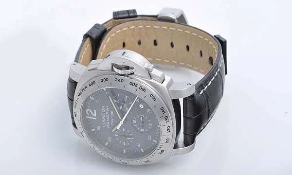 パネライ(PANERAI) ルミノールスーパー時計コピークロノ デイライト PAM00250