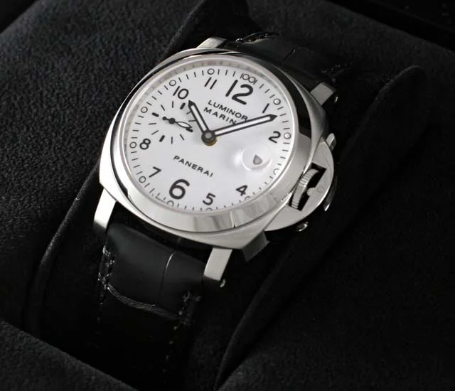 PANERAIパネライ ルミノールスーパー時計コピーマリーナ ホワイトダイアル PAM00049