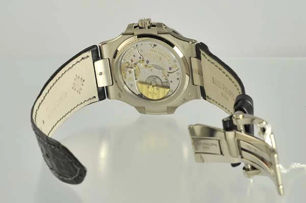 パテックフィリップ 腕時計コピー Patek Philippeノーチラス パワーリザーブ ムーンフェイズ　5712G