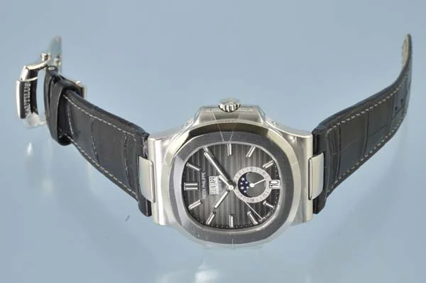 パテックフィリップ 腕時計コピー Patek Philippeノーチラス アニュアルカレンダー 5726A
